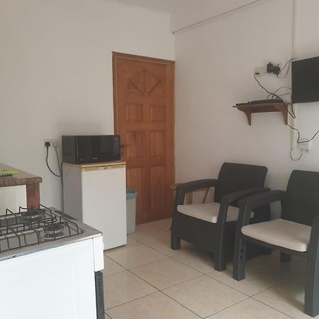 Palmont Commercial Self-Catering Apartments - Beau Vallon Бо Валон Екстериор снимка