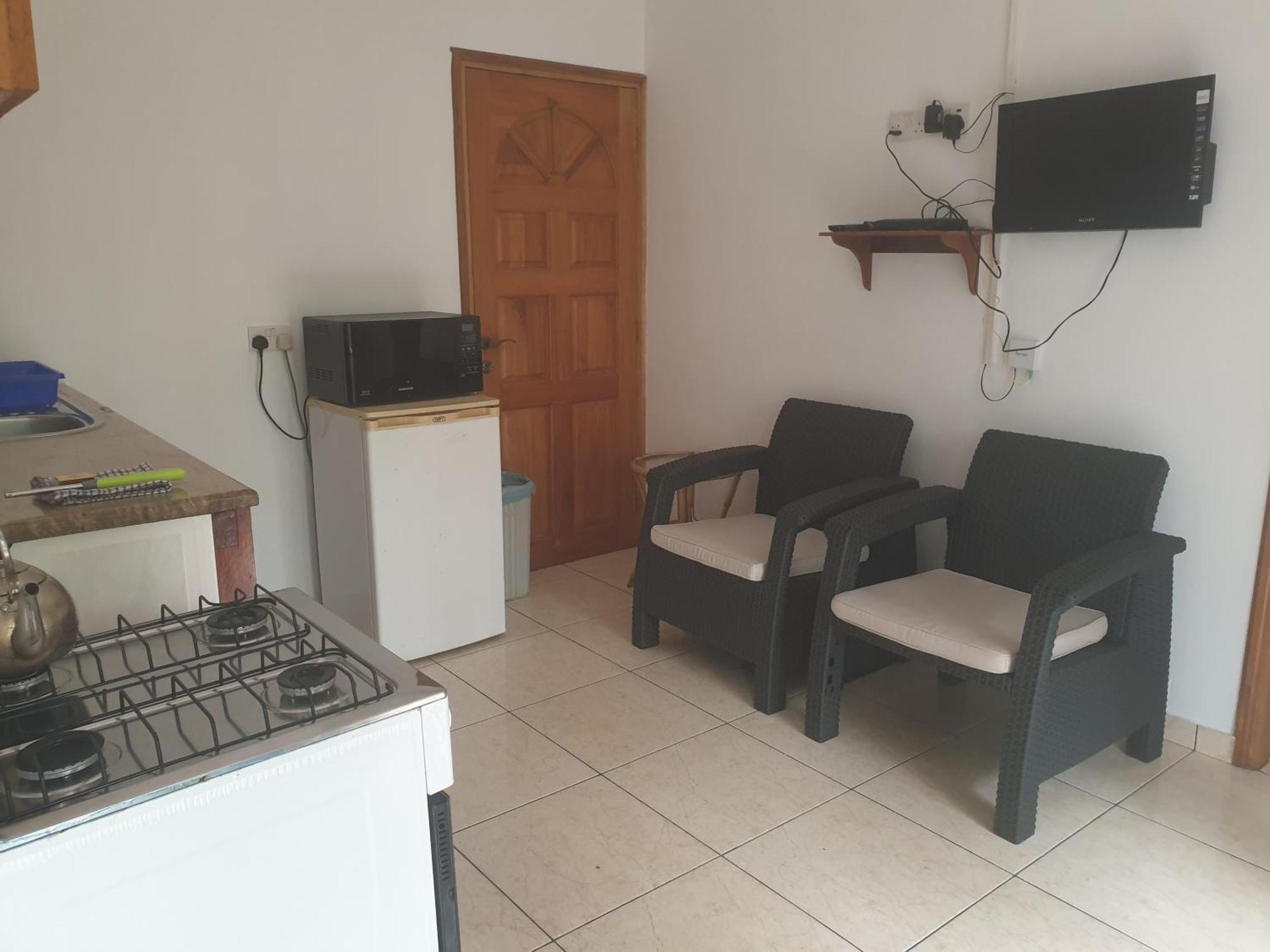 Palmont Commercial Self-Catering Apartments - Beau Vallon Бо Валон Екстериор снимка