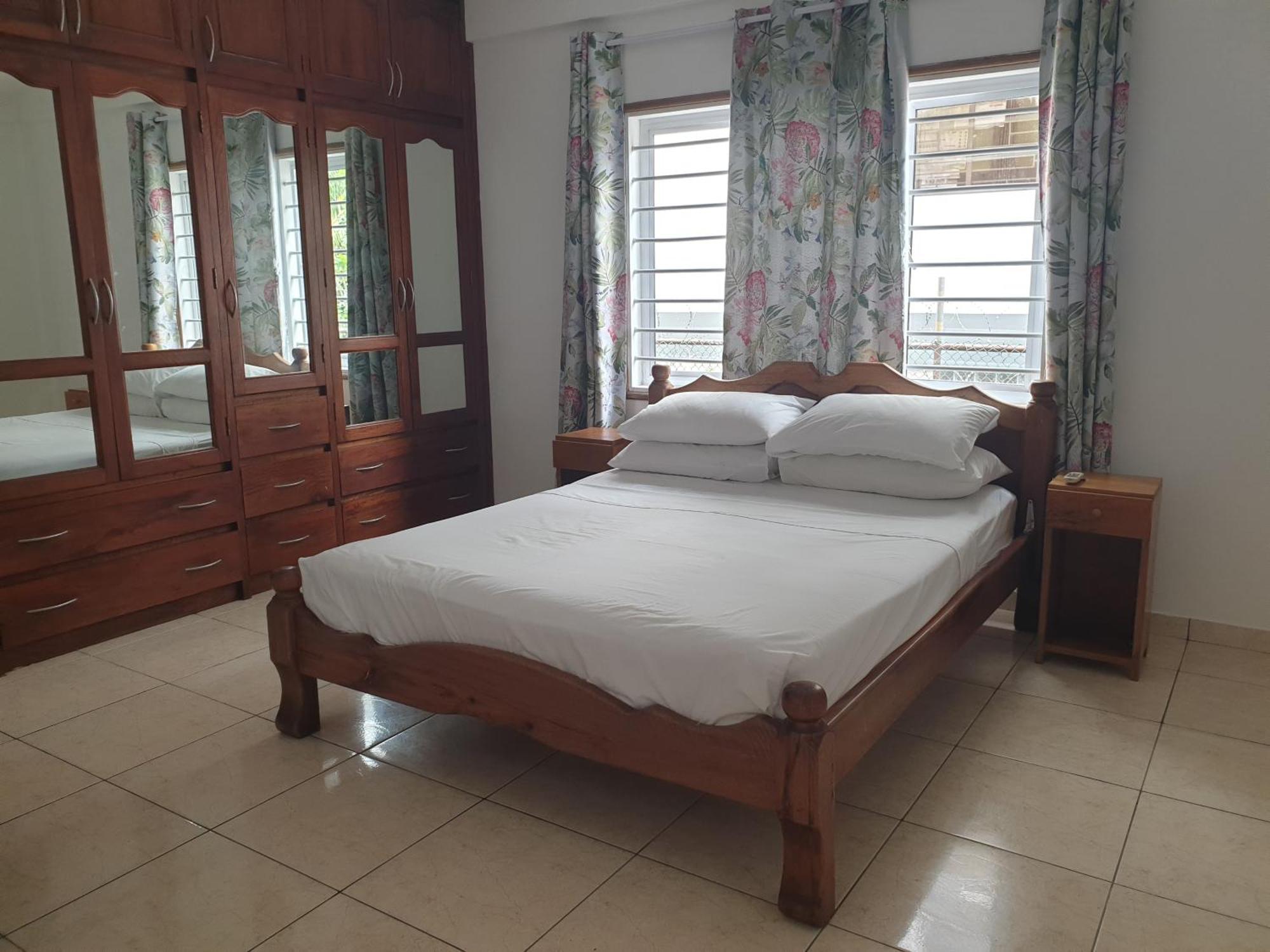 Palmont Commercial Self-Catering Apartments - Beau Vallon Бо Валон Екстериор снимка